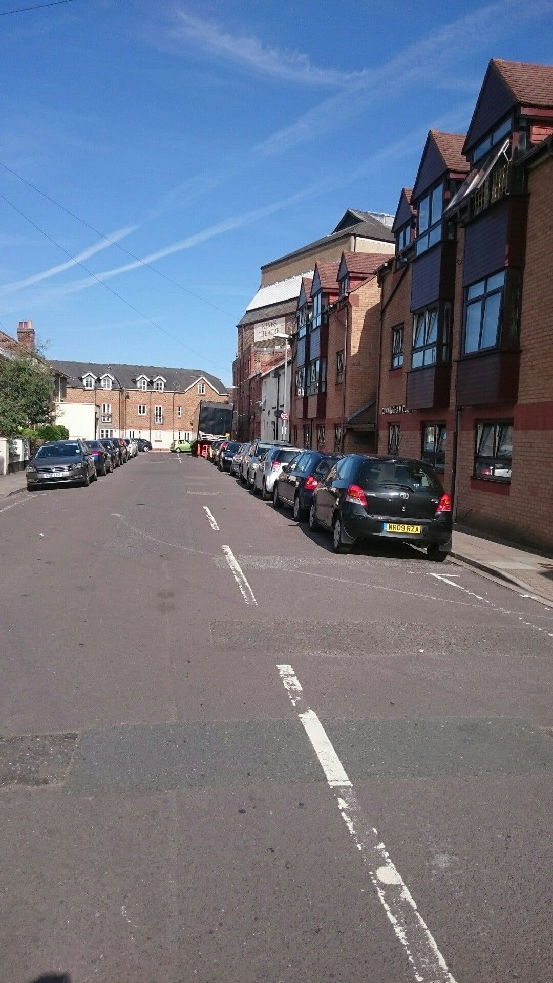 Meeting Traffic on Narrow Roads: 7 Driving Test Tips